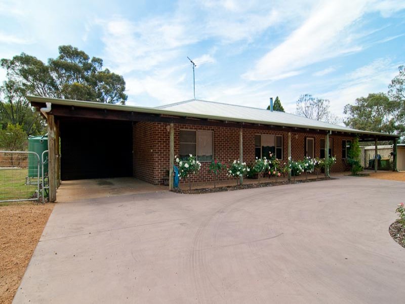 1 Wilson Street, Wooroloo, WA 6558 Property Details