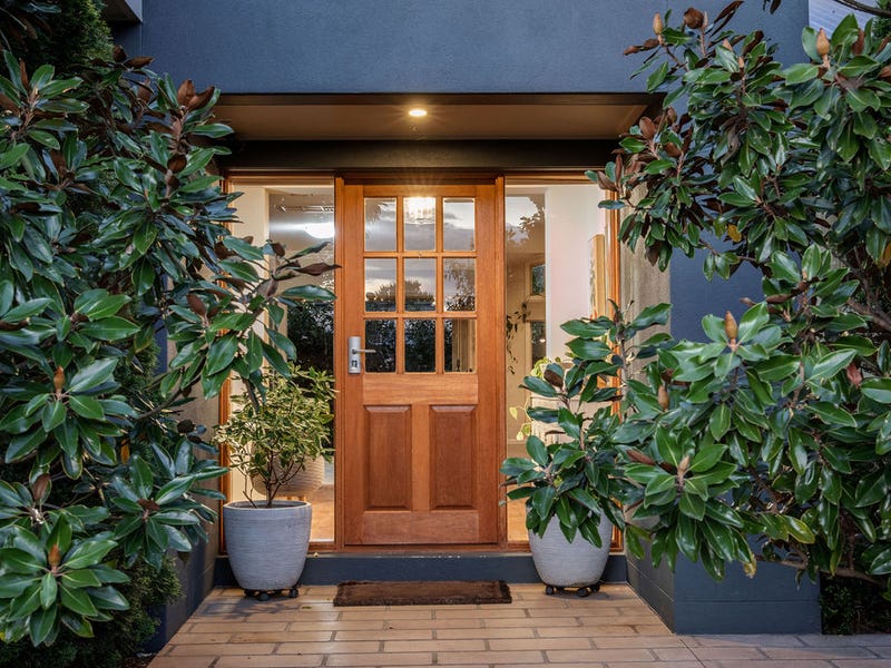 8 Riverside Boulevard, Killara, Vic 3691 Property Details