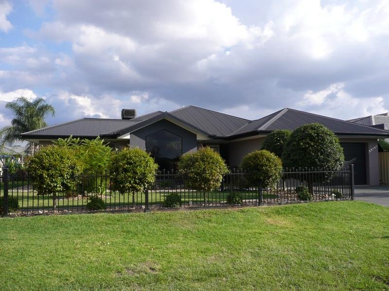 27 Henderson Street, Yarrawonga, Vic 3730 Property Details