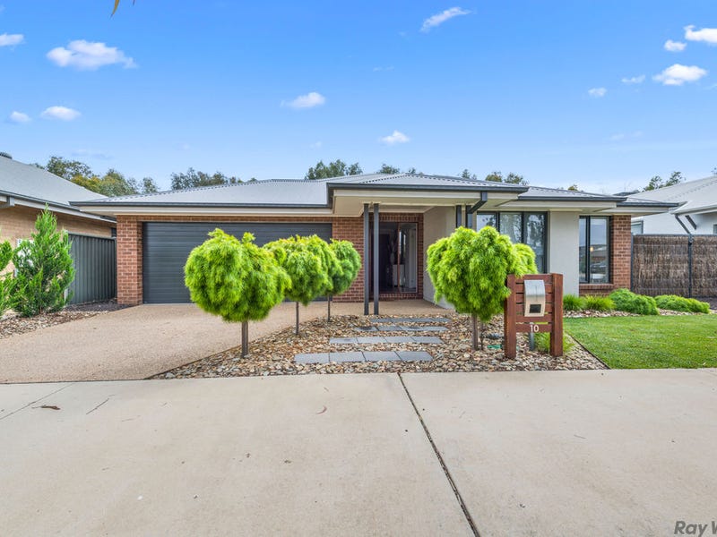 10 Robinson Way, Yarrawonga, Vic 3730 Property Details