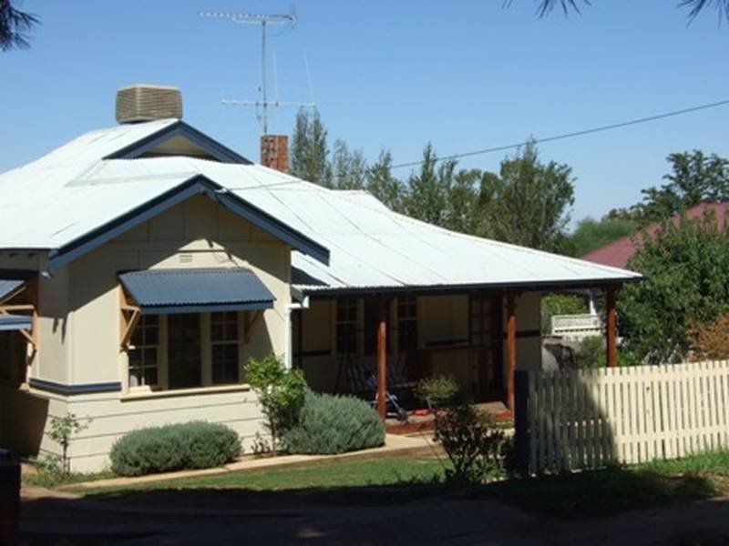 9 Gap Street, Parkes, NSW 2870 Property Details