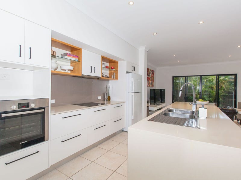 10 Pine Valley Drive, Robina, QLD 4226