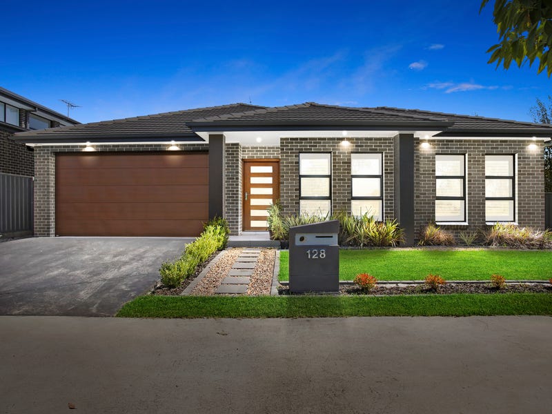 128 Willowdale Drive, Denham Court, NSW 2565