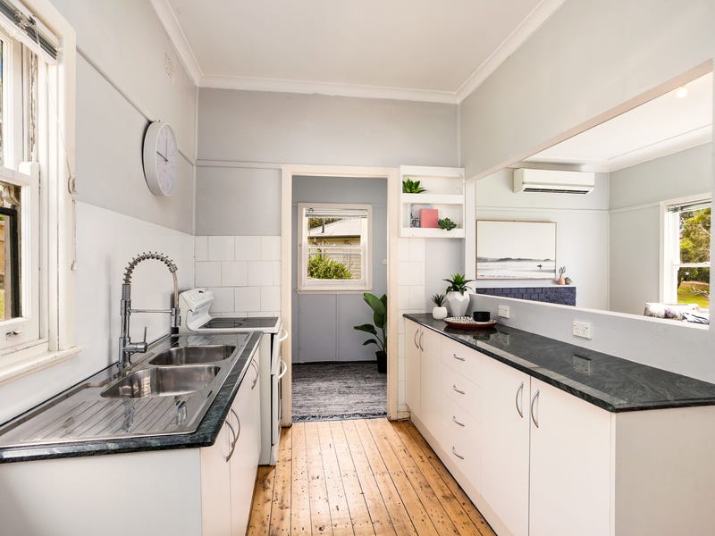 38 Central Road, Unanderra, NSW 2526 Property Details