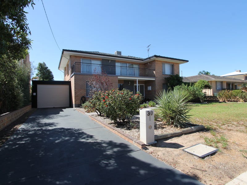 30 Golf Rd, Merredin, WA 6415 House for Sale