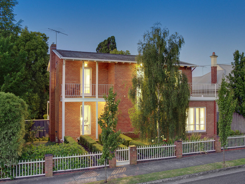 32 Retreat Road, Newtown, VIC 3220