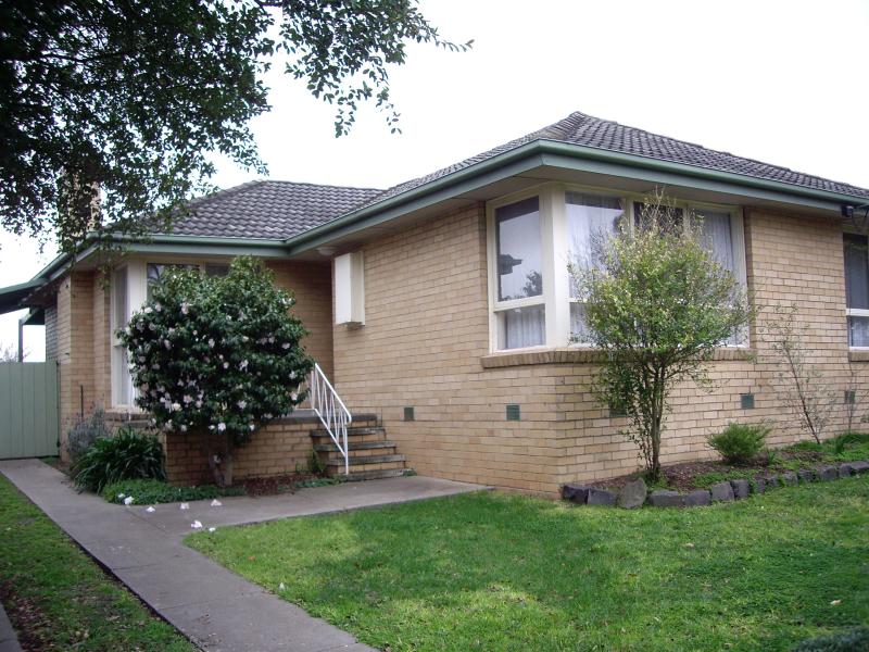 132 Lebanon Street, Strathmore, VIC 3041