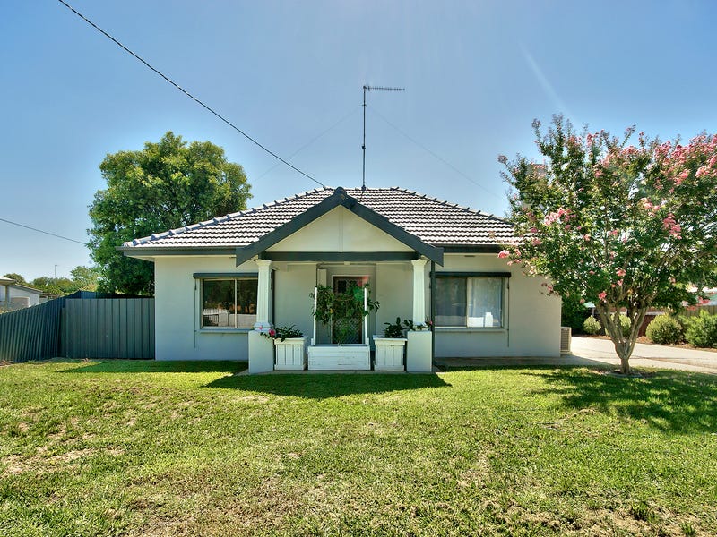 425 Henry Street, Deniliquin, NSW 2710
