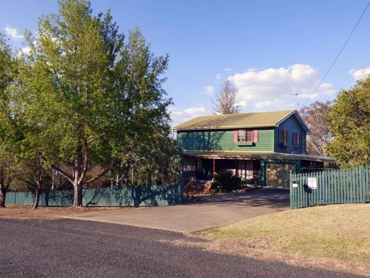 16 Dale Street S, Crows Nest, QLD 4355