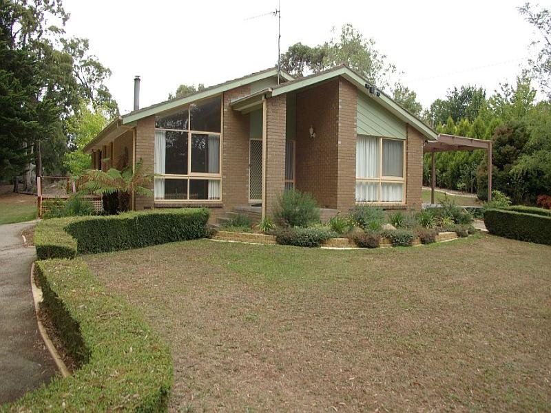 27 NOONAN GROVE, Woodend, Vic 3442 Property Details