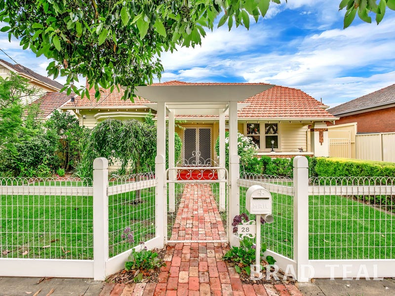 28 Wallace Crescent, Strathmore, Vic 3041 Property Details