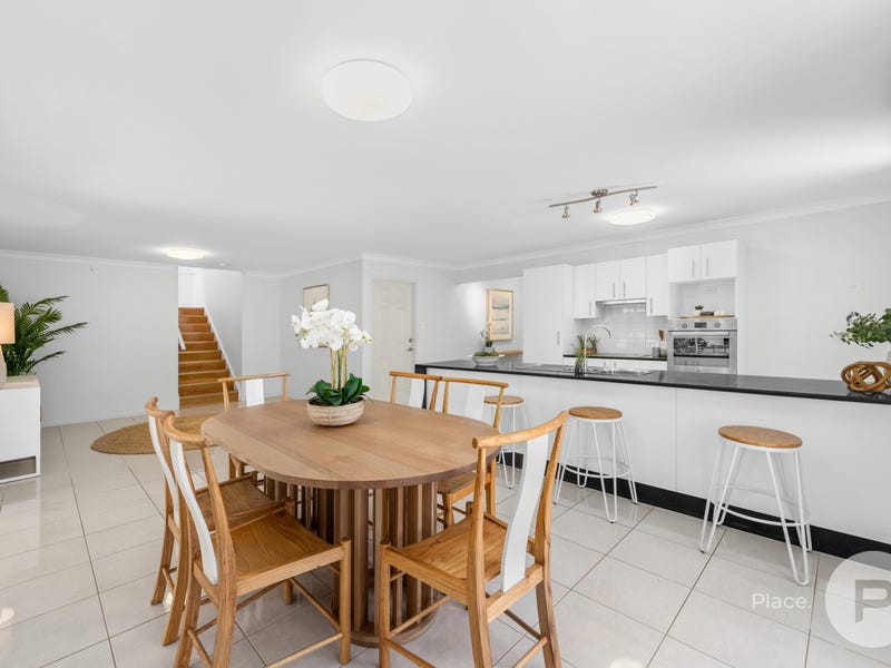 62 Yarra Road, Wakerley, Qld 4154 Property Details