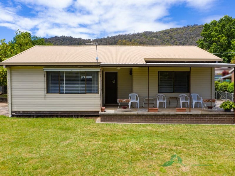36 Lakeside Avenue, Mount Beauty, VIC 3699