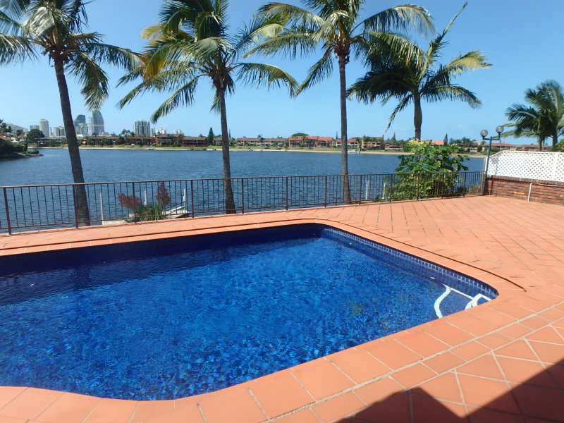 29 Intrepid Drive, Mermaid Waters, Qld 4218