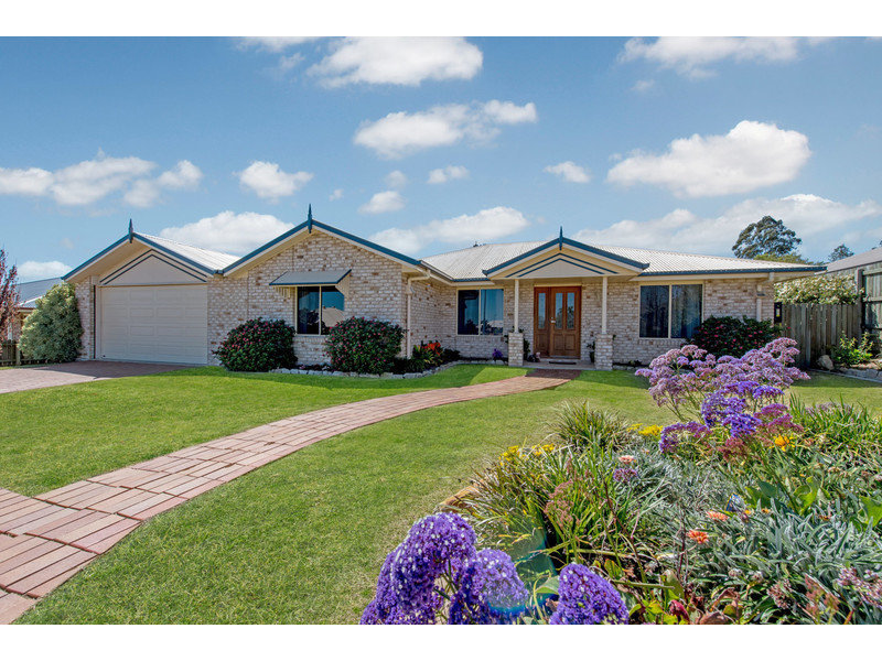 18 Honeyeater Drive, Highfields, Qld 4352 Property Details