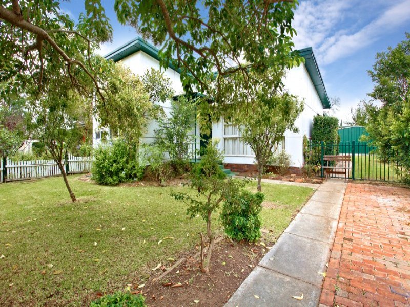 10 Devon Road, Cambridge Park, NSW 2747