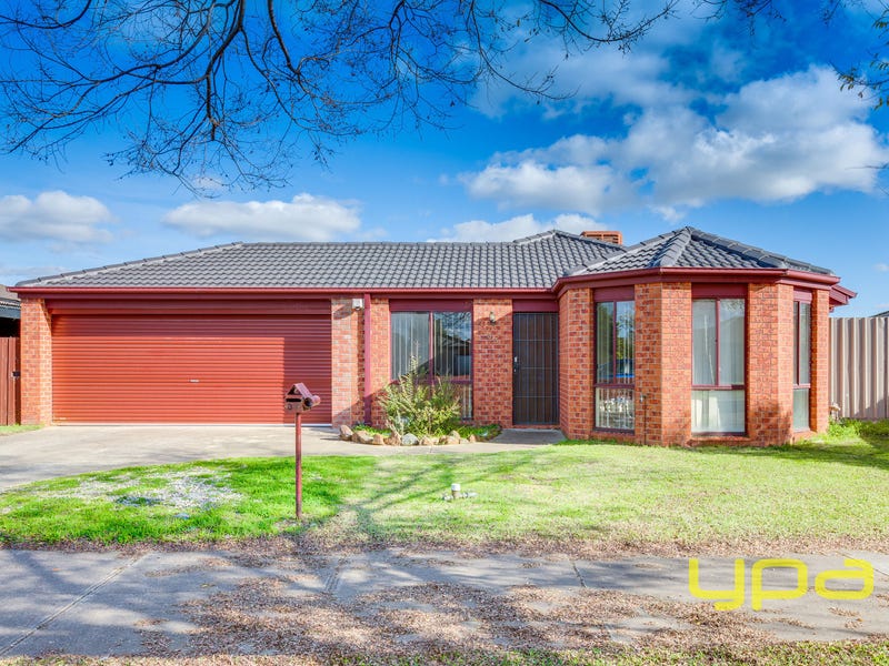 33 Thames Boulevard, Werribee, Vic 3030 Property Details