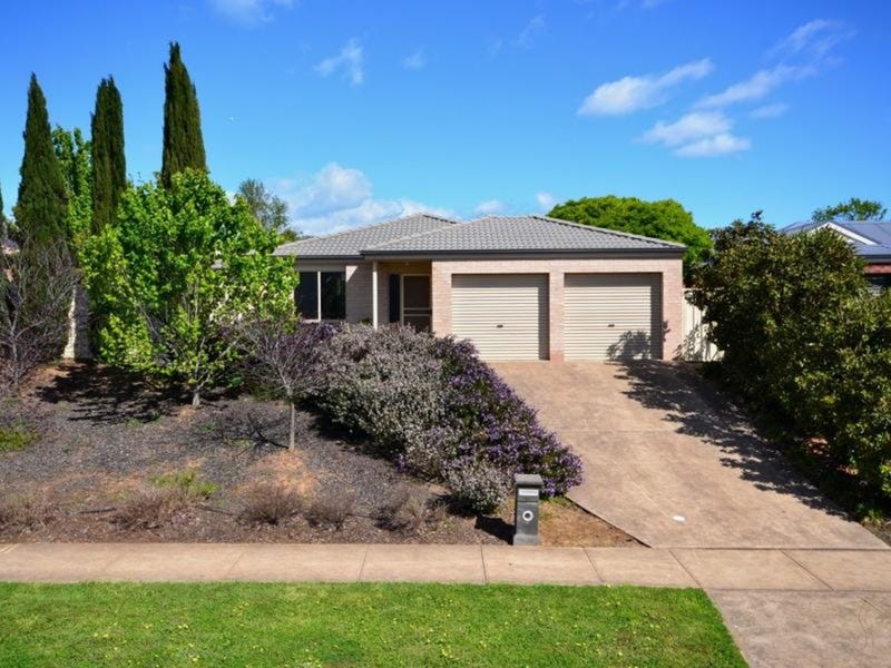 16 Cambridge Drive, Mansfield, Vic 3722 Property Details