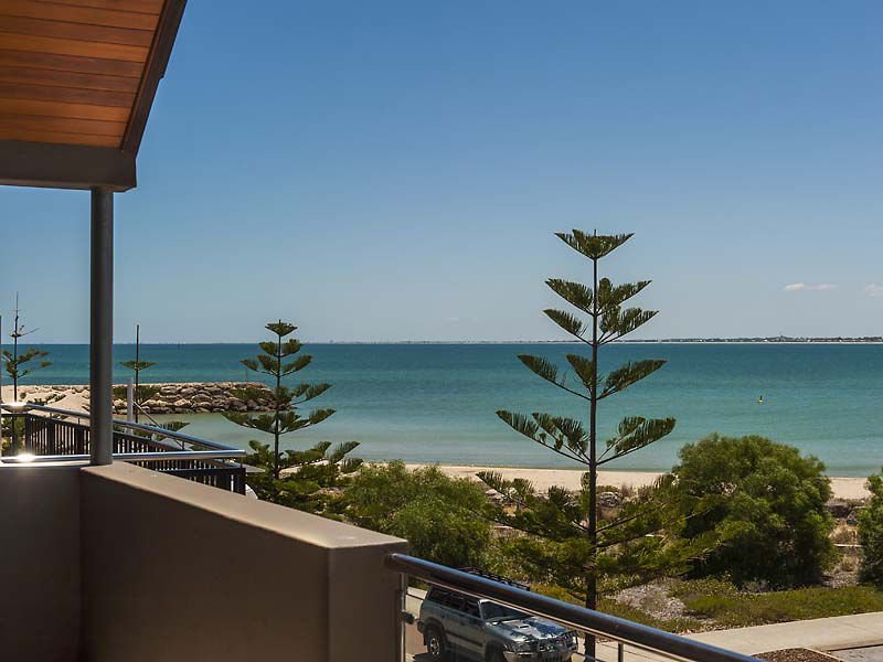 17 Breakwater Parade, Mandurah, WA 6210