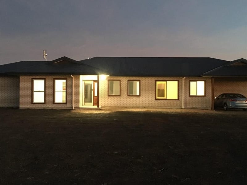 222 Sandalwood Avenue East, Dalby, Qld 4405 Property Details