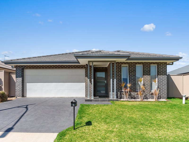 6 Mcgovern Street, Spring Farm, NSW 2570