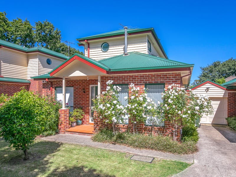 2/8 Howey Street, Gisborne, VIC 3437