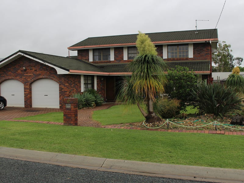 17 Pryde Street Lowood QLD 4311 Realestate au
