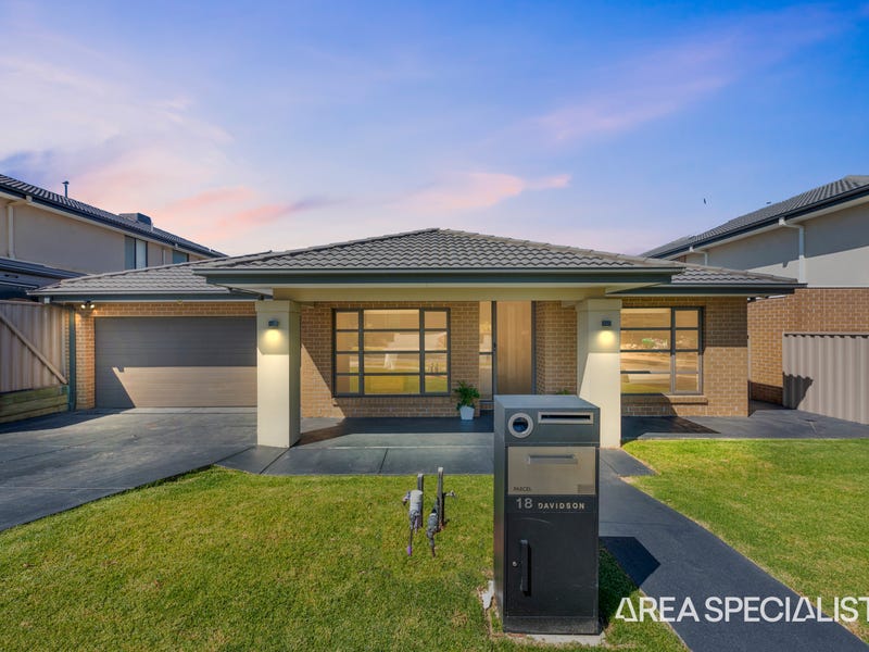 Houses for Sale in Pakenham, VIC 3810 Pg. 4