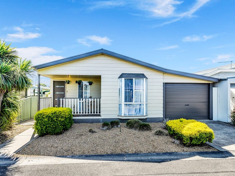 Palm Lake Resort Willow Lodge Retirement Living at 2 Willow Road