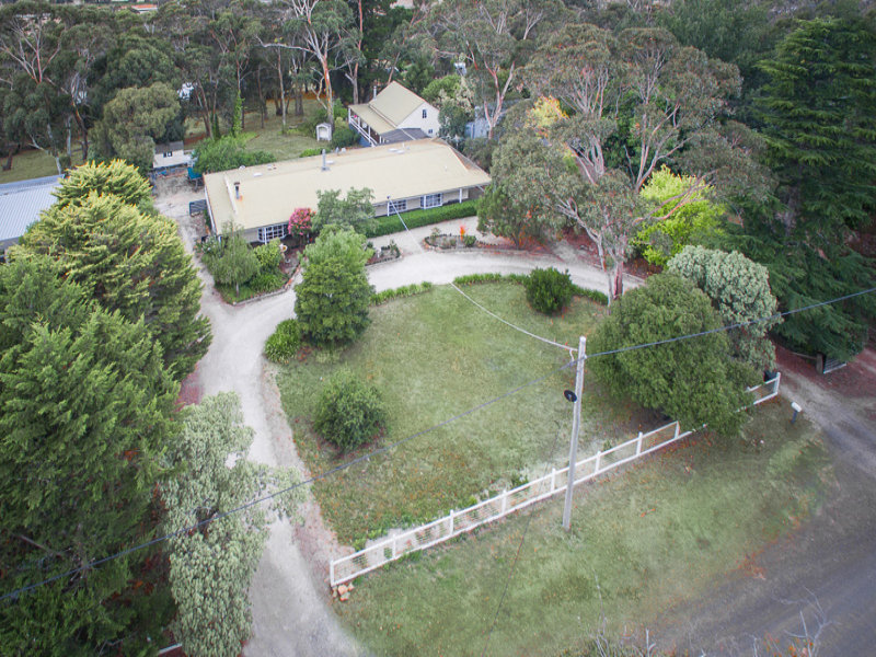 8 Zig Zag Road Mount Macedon Vic 3441 Property Details