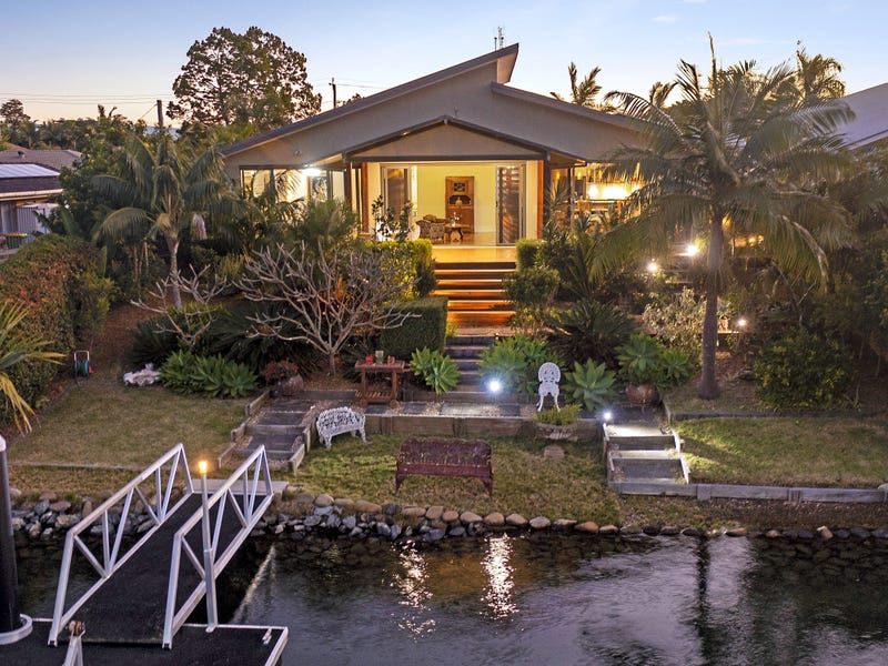 74 Savoy Drive, Broadbeach Waters, QLD 4218