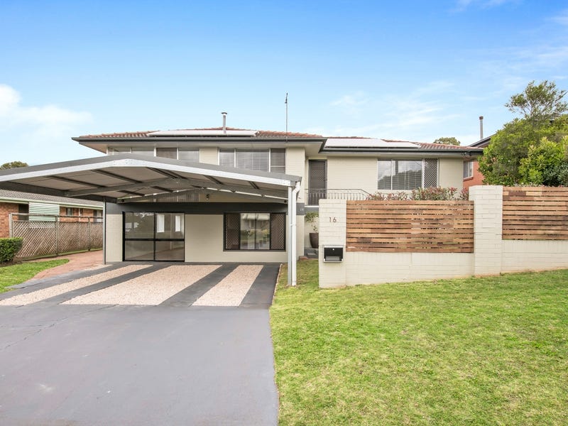 16 Loch Street, Centenary Heights, Qld 4350 House for Sale