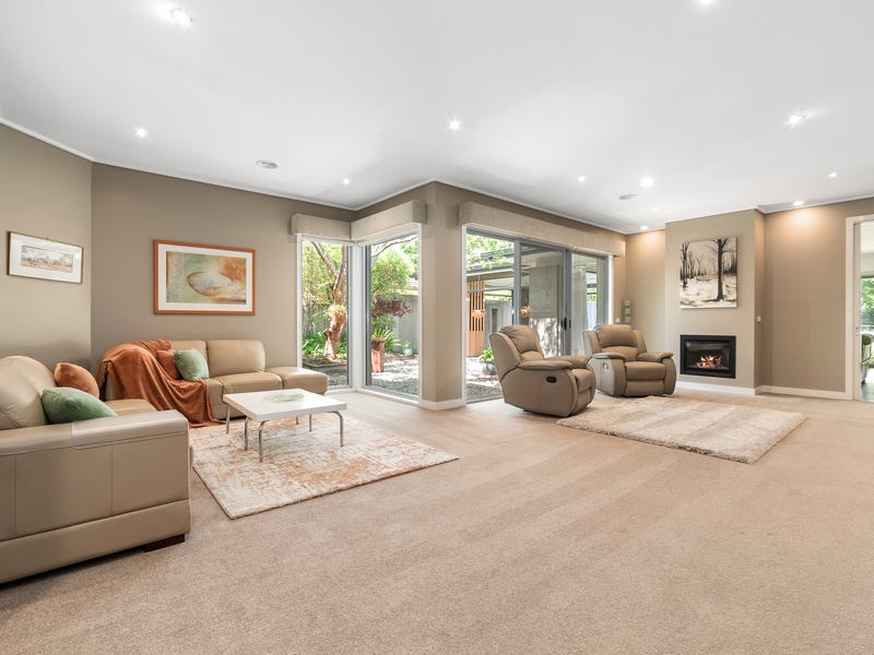 11 Okeefe Terrace, Sandhurst, Vic 3977 Property Details