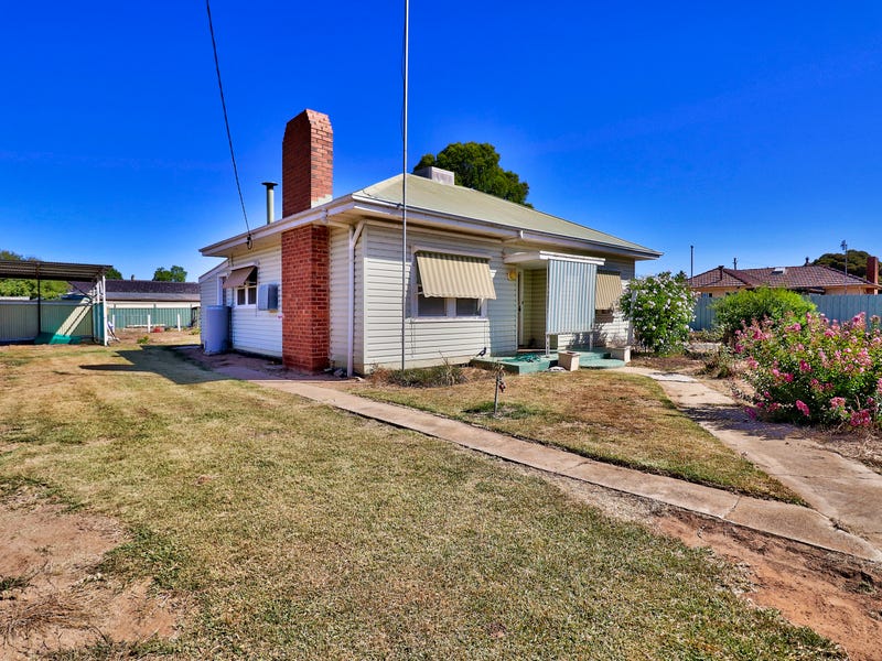 102 Macauley Street, Deniliquin, NSW 2710 Property Details