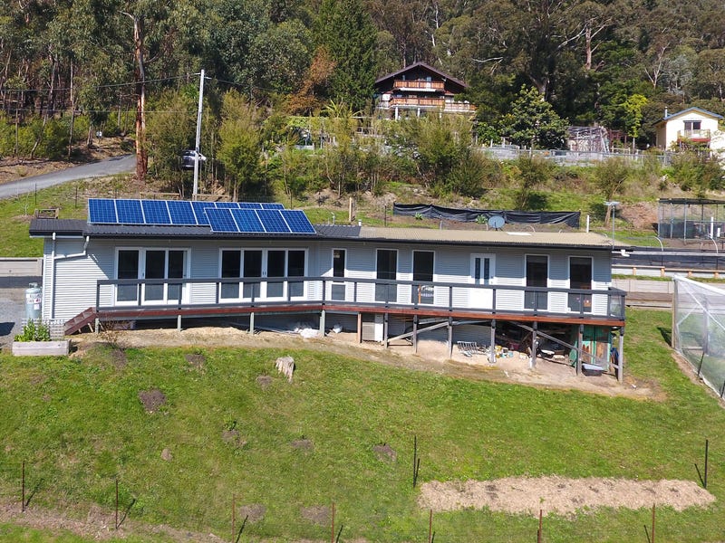 8 Hooks Road, Warburton, Vic 3799 Property Details