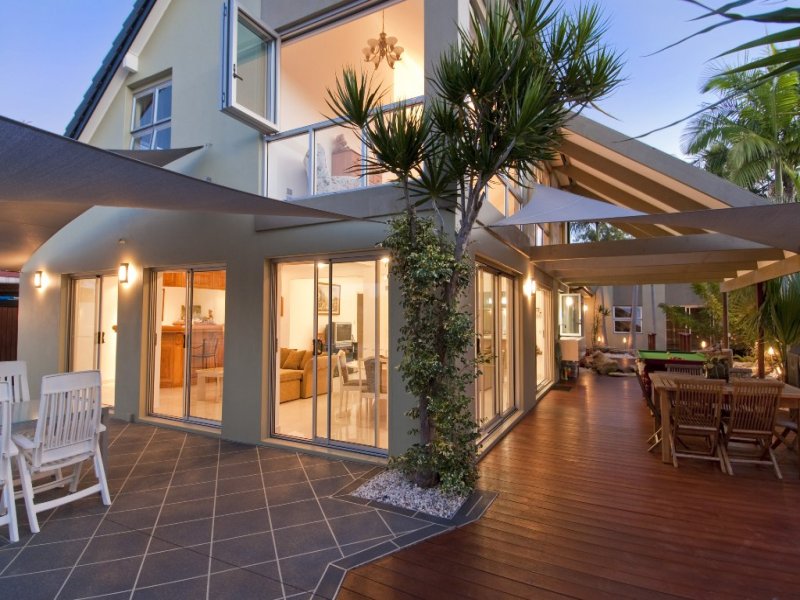 37 Mccleary Street, Bundall, QLD 4217