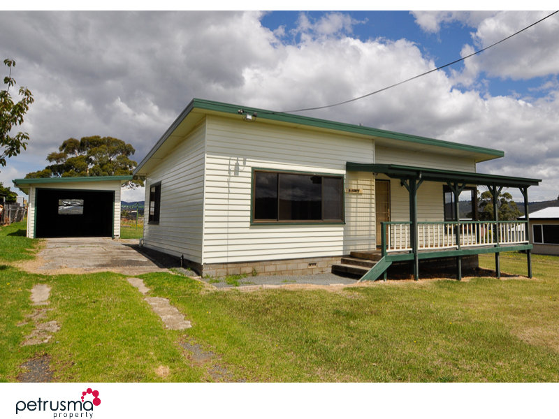 8 Roberts Street, Triabunna, TAS 7190