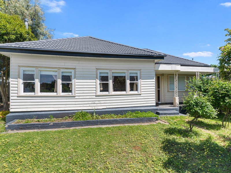 30 Macdougall Road, Golden Square, VIC 3555