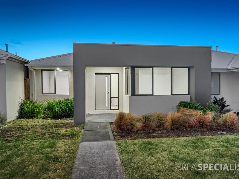 135B Wheelers Park Drive, Cranbourne North, VIC 3977