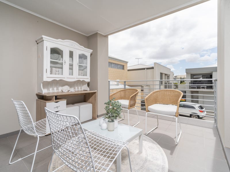 7/16 Pearson Drive, Success, WA 6164
