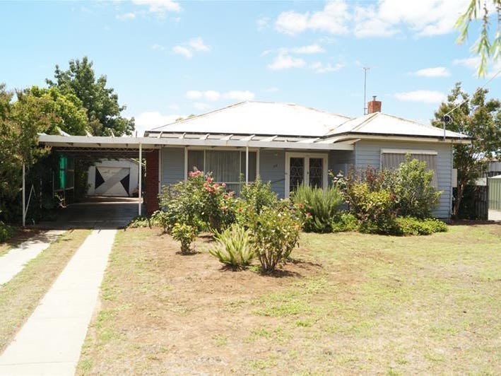 33 McCarthy Avenue, Numurkah, Vic 3636 - Property Details