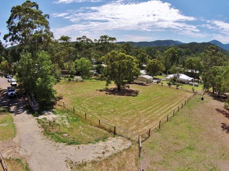 11 Clifford Grove, Healesville, VIC 3777