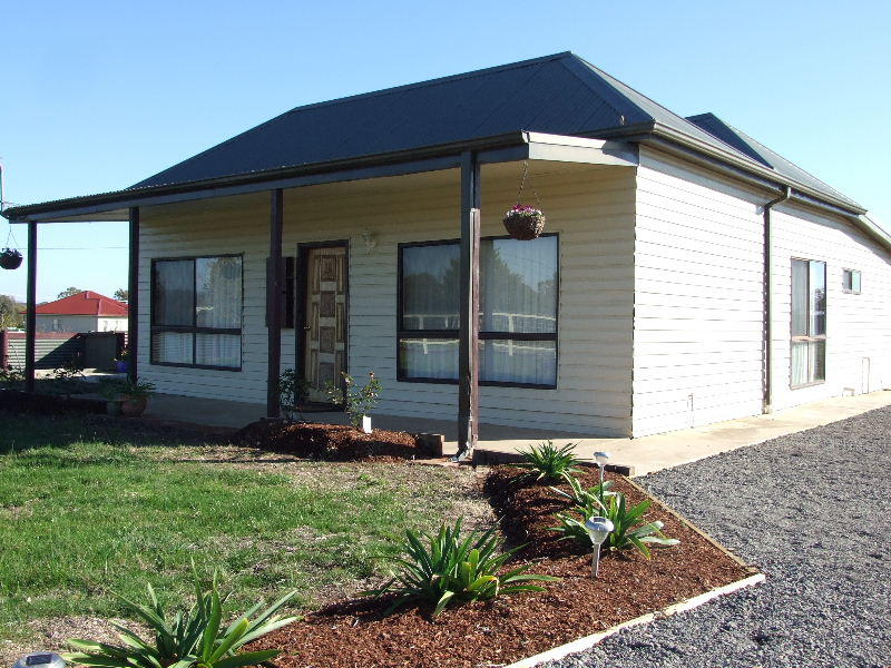 25 Smeaton Rd, Clunes, Vic 3370 Property Details