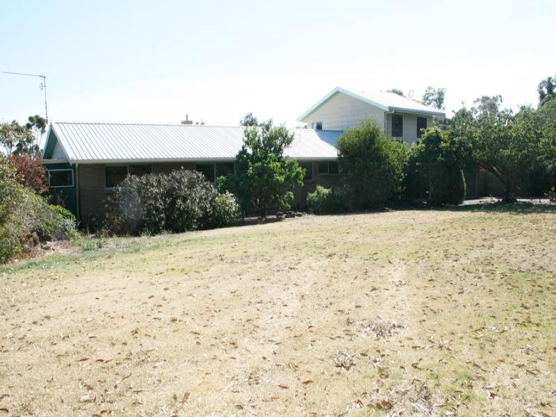 62 Clarke Street, Koroit, Vic 3282 Property Details