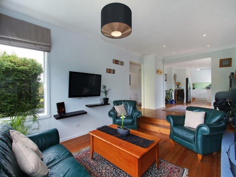 17 Anzac Avenue, Yarra Glen, VIC 3775