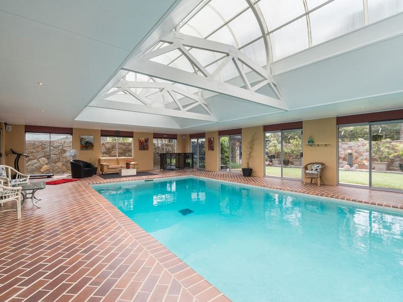 17 Guildford Close, Frankston, Vic 3199 Property Details