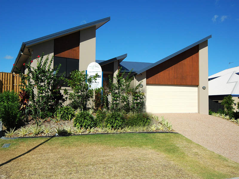 65 Midway Terrace, Pacific Pines, QLD 4211