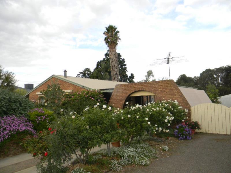 77 Mitchell Avenue, Murray Bridge East, SA 5253