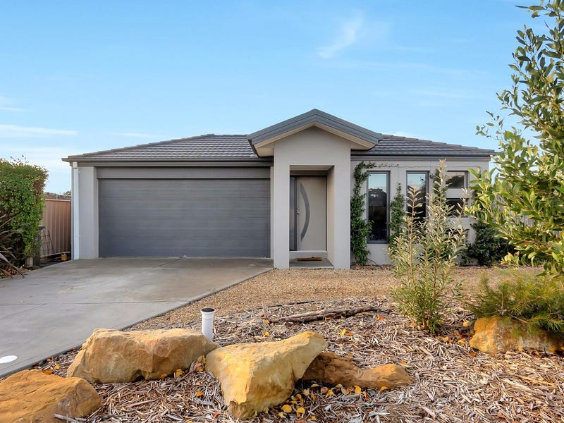 22 Mcmahon Drive, Ballan, VIC 3342