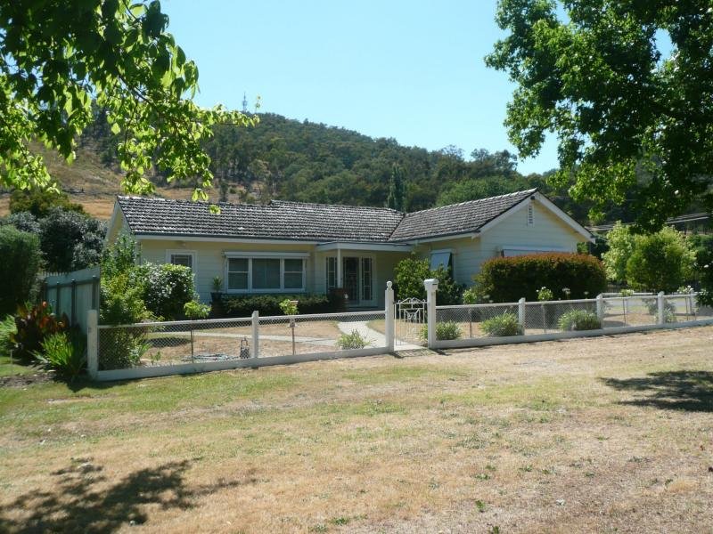 27 Elgin Street, Myrtleford, Vic 3737 Property Details